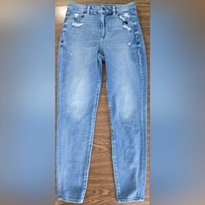 American Eagle Dream Jean Size 6 Distressed